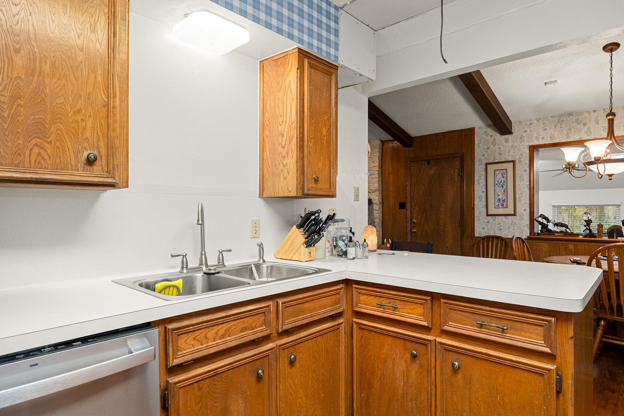 301 Dove Creek Dr, Round Rock, TX 78664