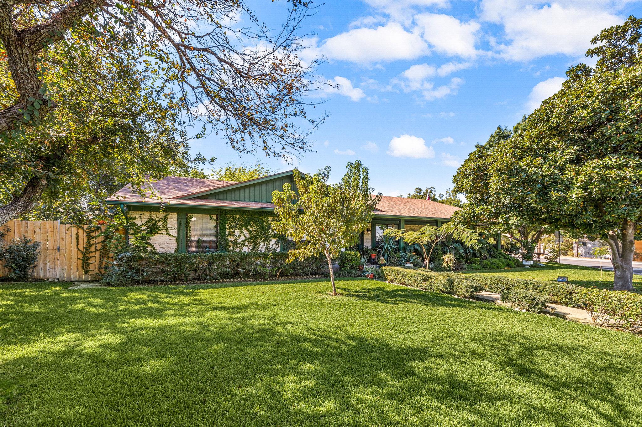 301 Dove Creek Dr, Round Rock, TX 78664