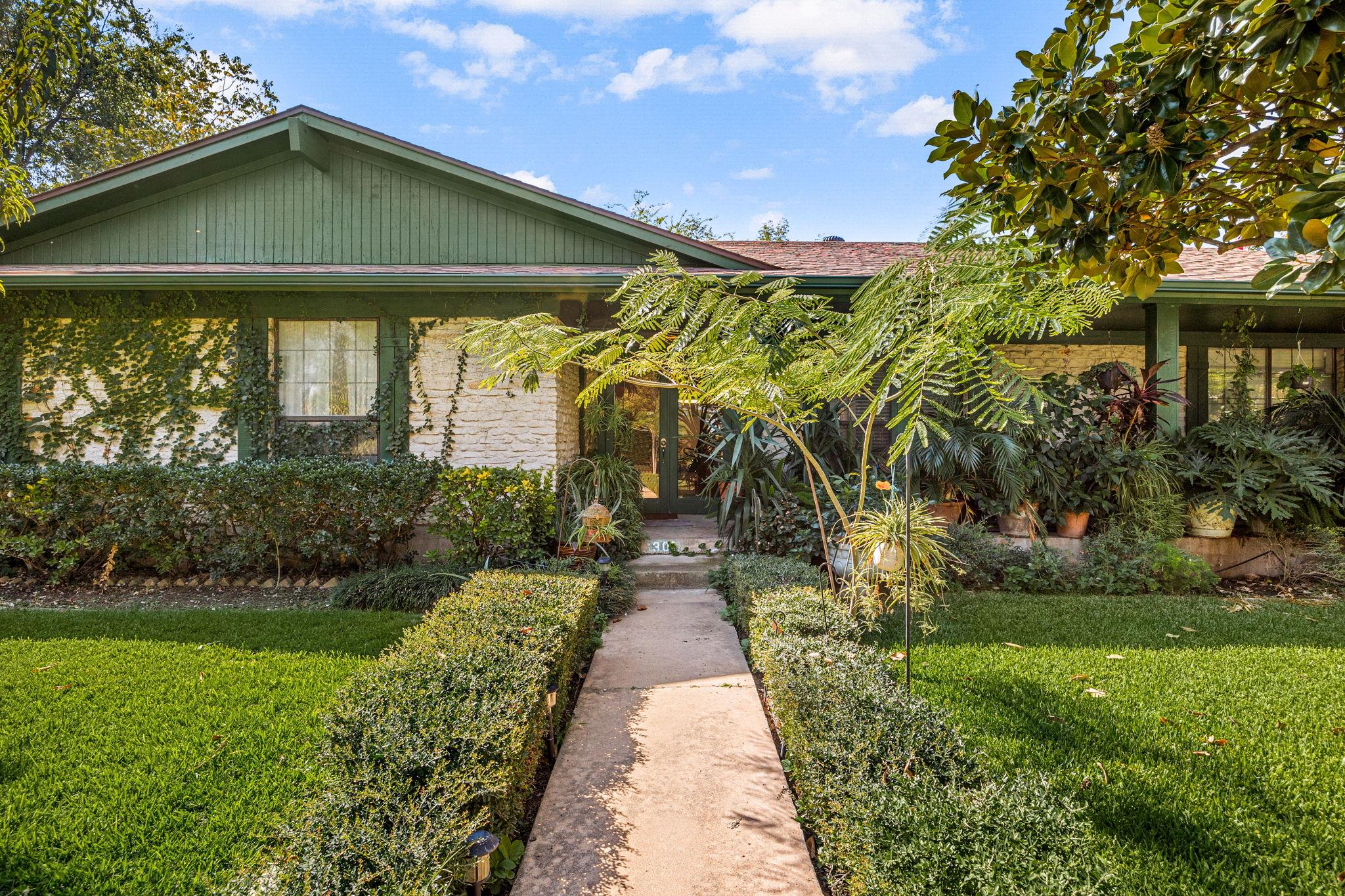 301 Dove Creek Dr, Round Rock, TX 78664