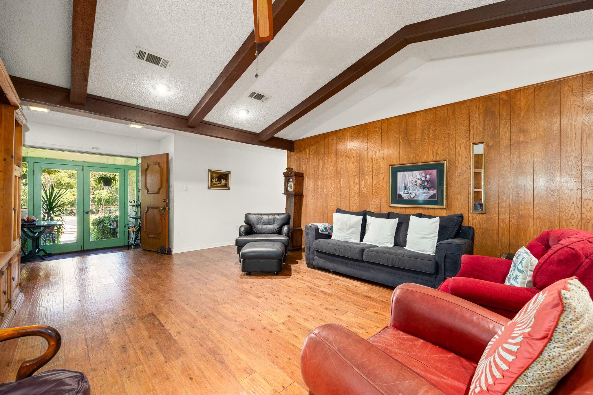 301 Dove Creek Dr, Round Rock, TX 78664