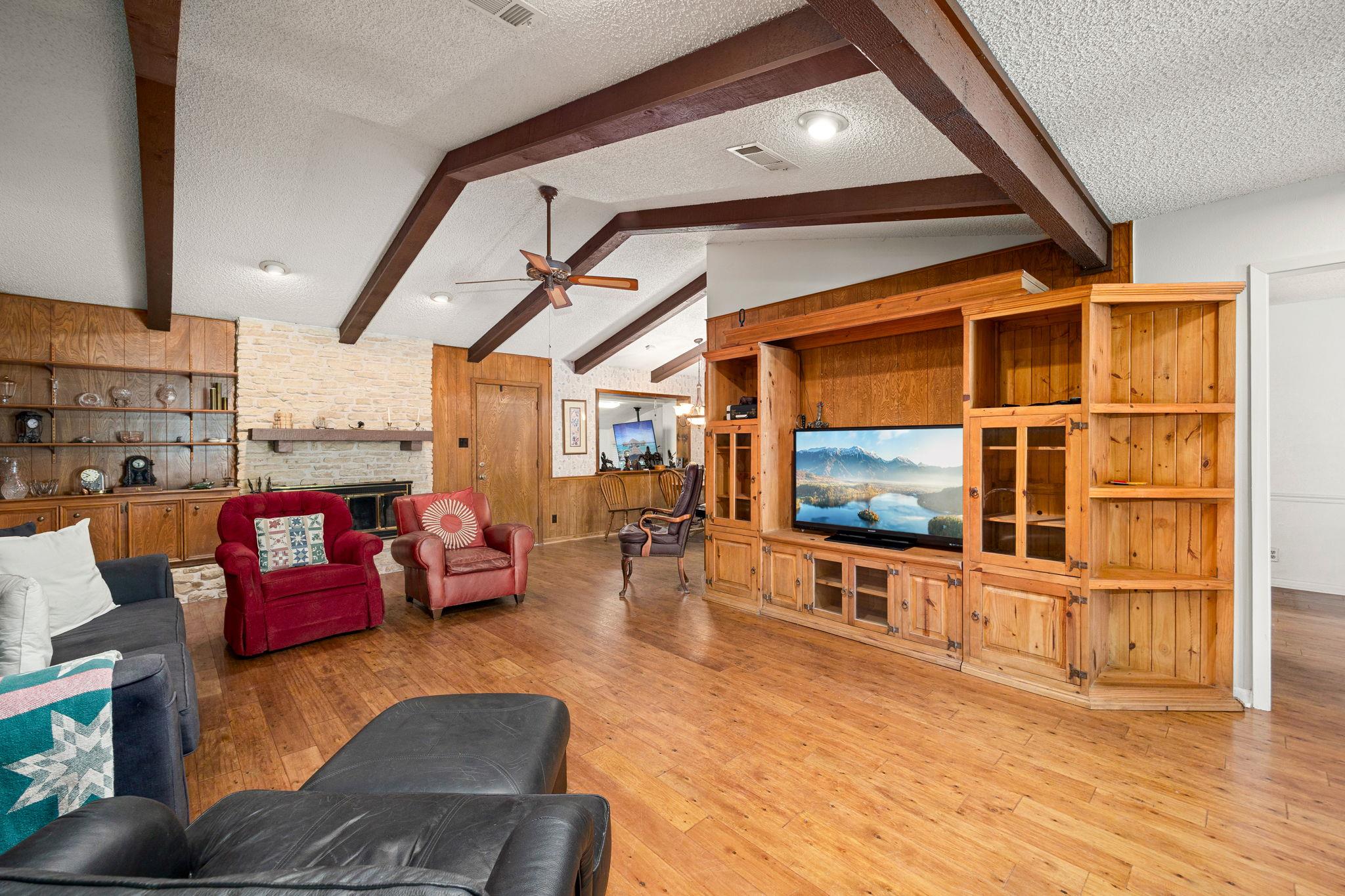 301 Dove Creek Dr, Round Rock, TX 78664