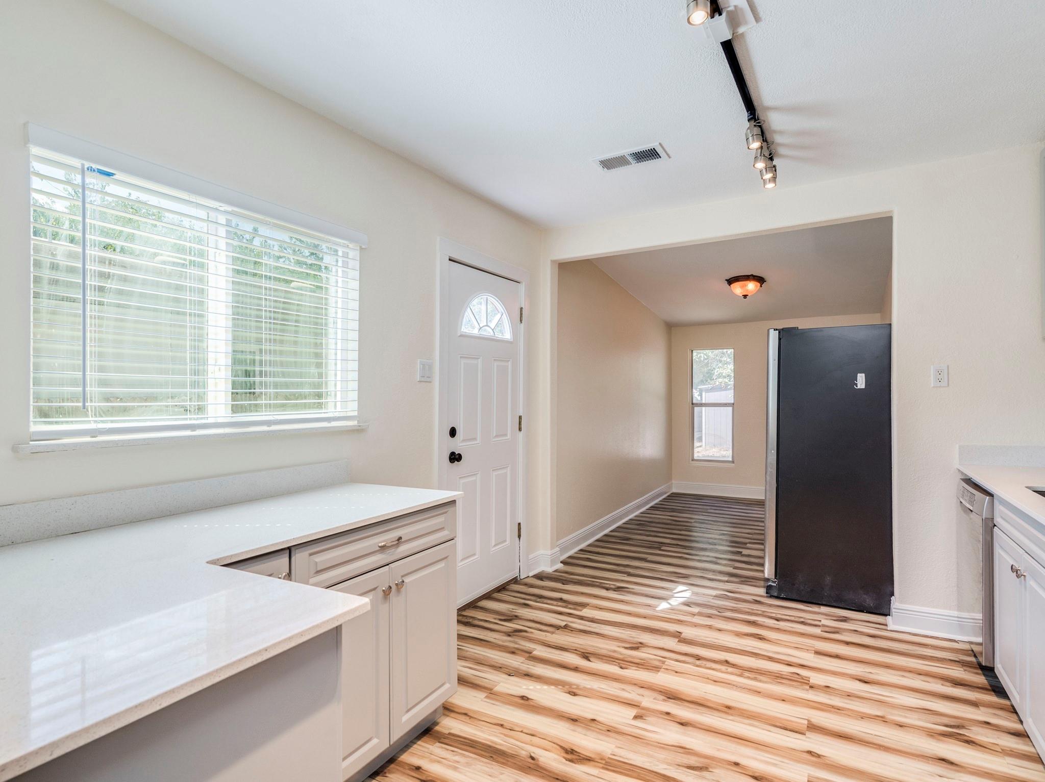 1008 Fiesta St, Austin, TX 78702