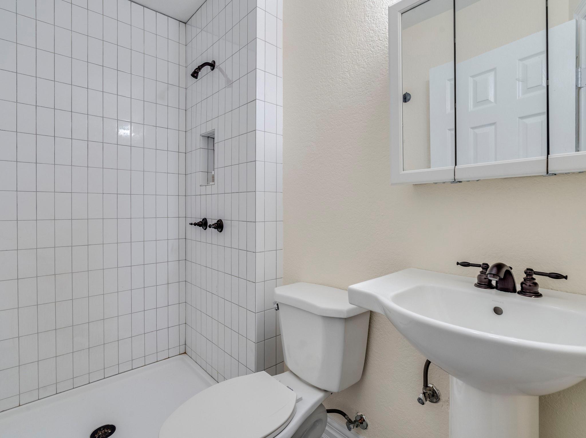 1008 Fiesta St, Austin, TX 78702