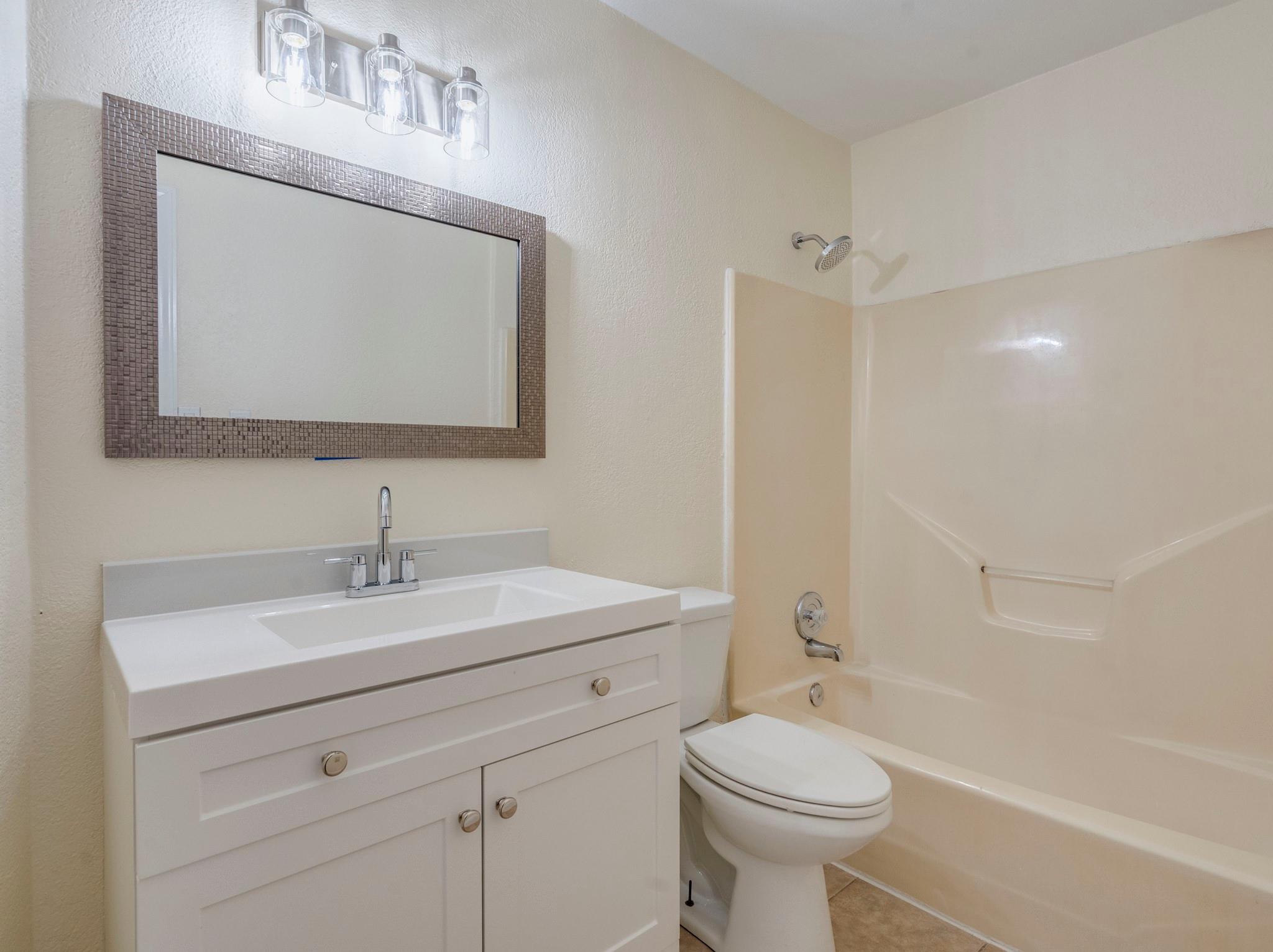 1008 Fiesta St, Austin, TX 78702