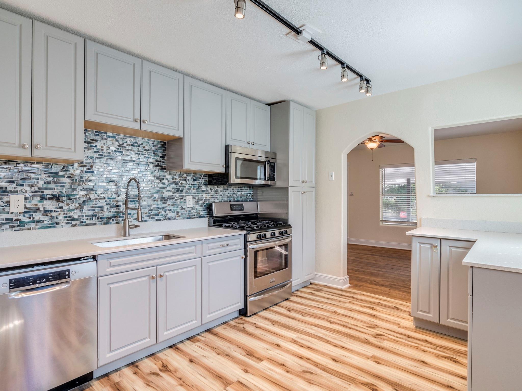 1008 Fiesta St, Austin, TX 78702