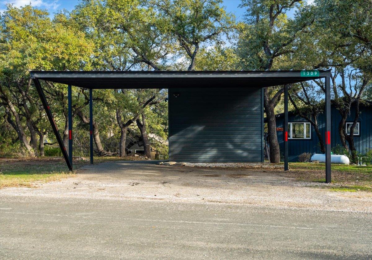 1309 Edgewater Dr, Spicewood, TX 78669