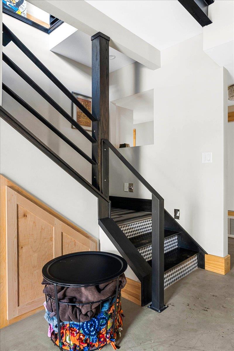 1309 Edgewater Dr, Spicewood, TX 78669