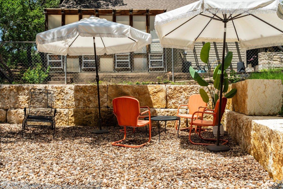 1309 Edgewater Dr, Spicewood, TX 78669