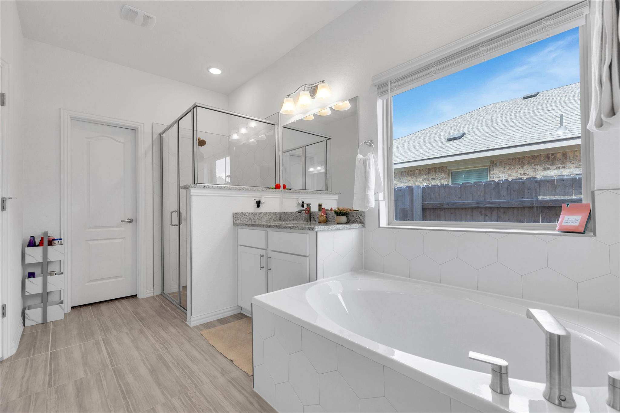 122 Shagbark Trl, Bastrop, TX 78602