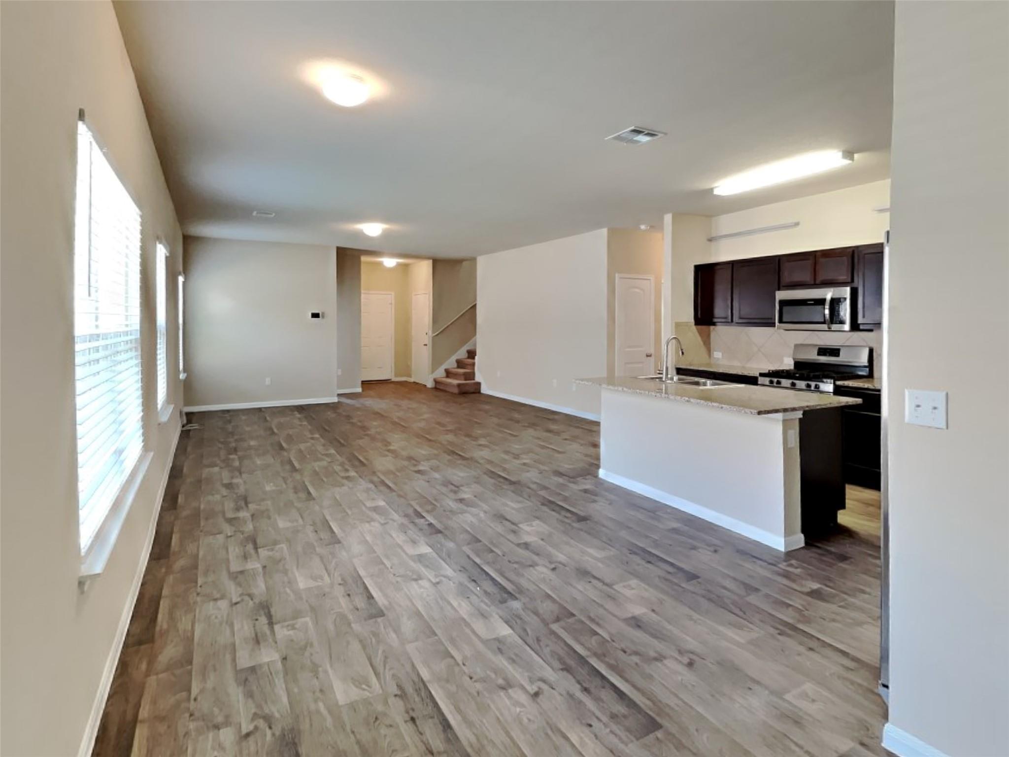 451 Cibolo Creek Dr, Kyle, TX 78640