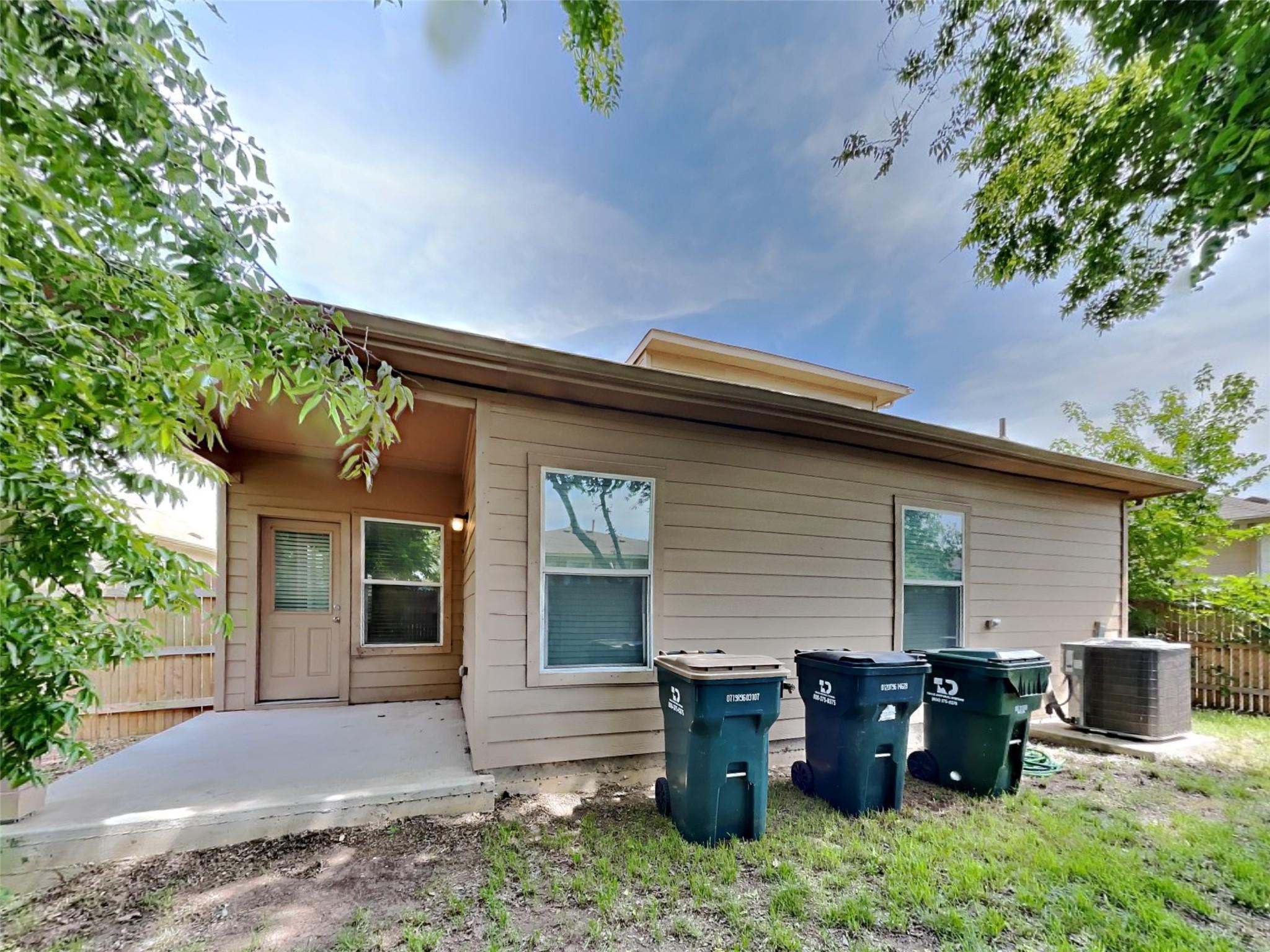 451 Cibolo Creek Dr, Kyle, TX 78640