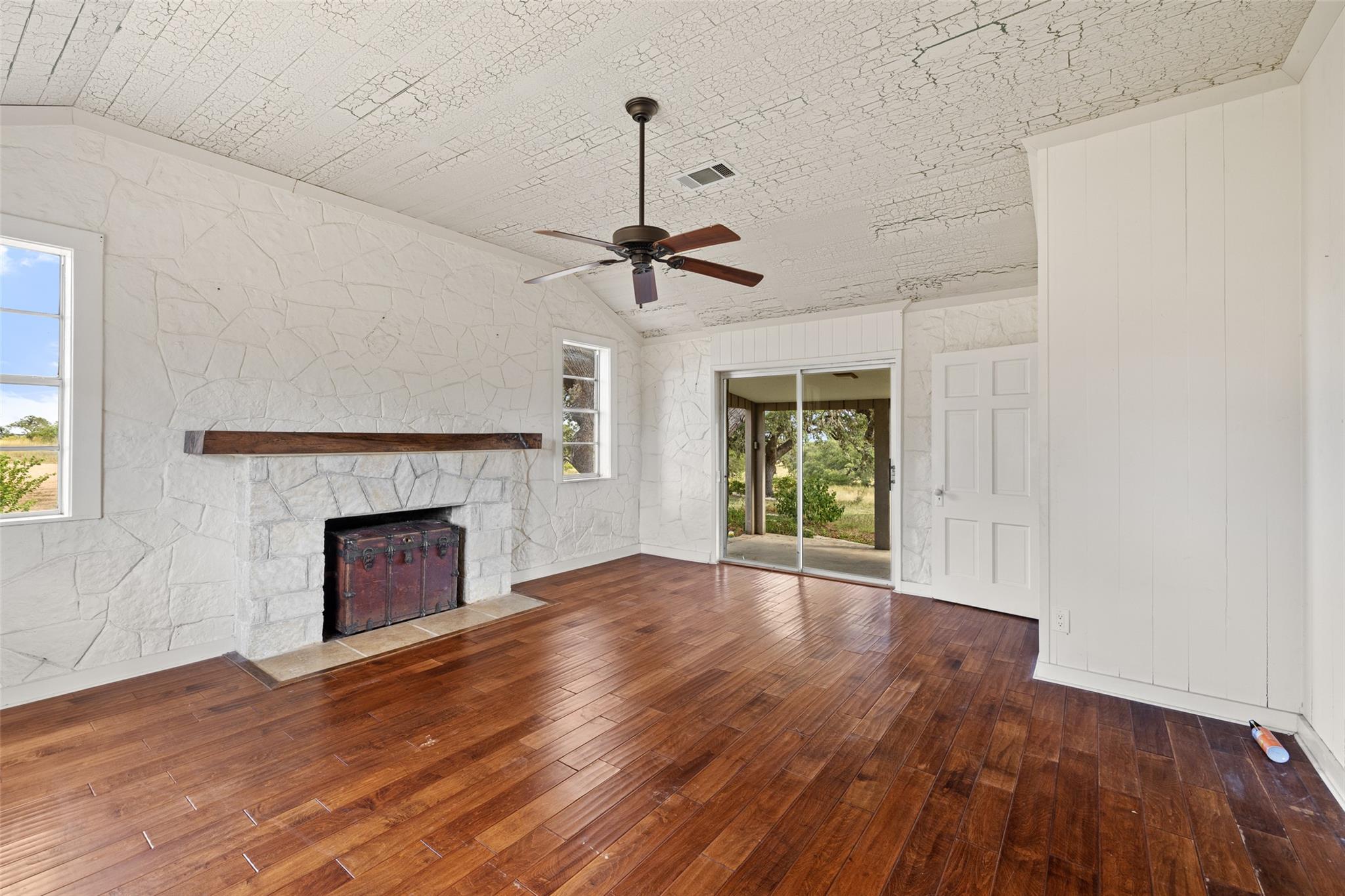 5776 FM 165, Blanco, TX 78636