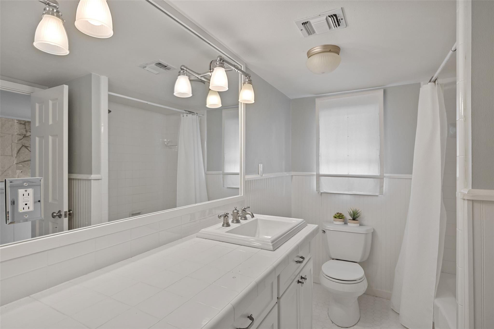 5776 FM 165, Blanco, TX 78636