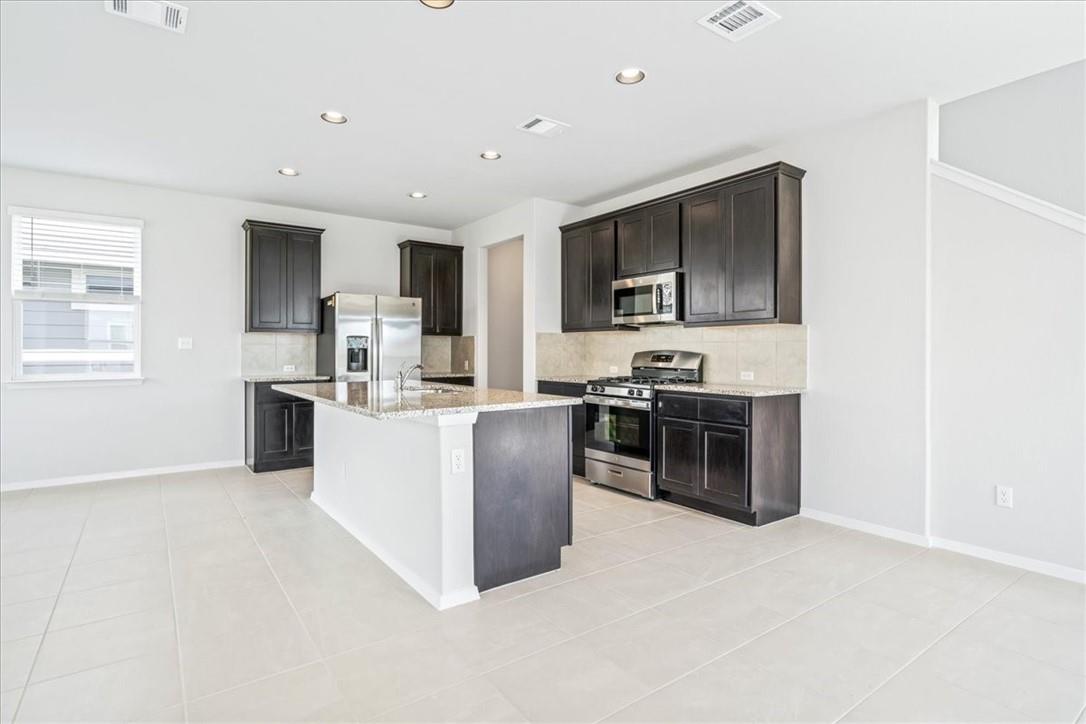 179 Living Reef Dr, Maxwell, TX 78656