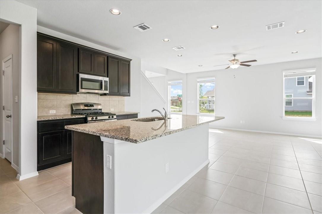 179 Living Reef Dr, Maxwell, TX 78656