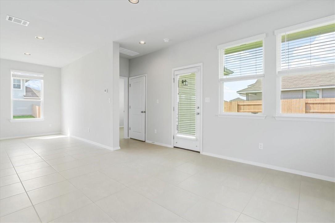 179 Living Reef Dr, Maxwell, TX 78656