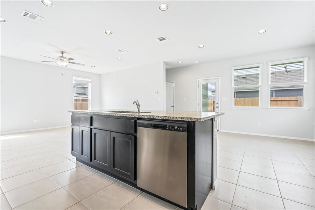 179 Living Reef Dr, Maxwell, TX 78656