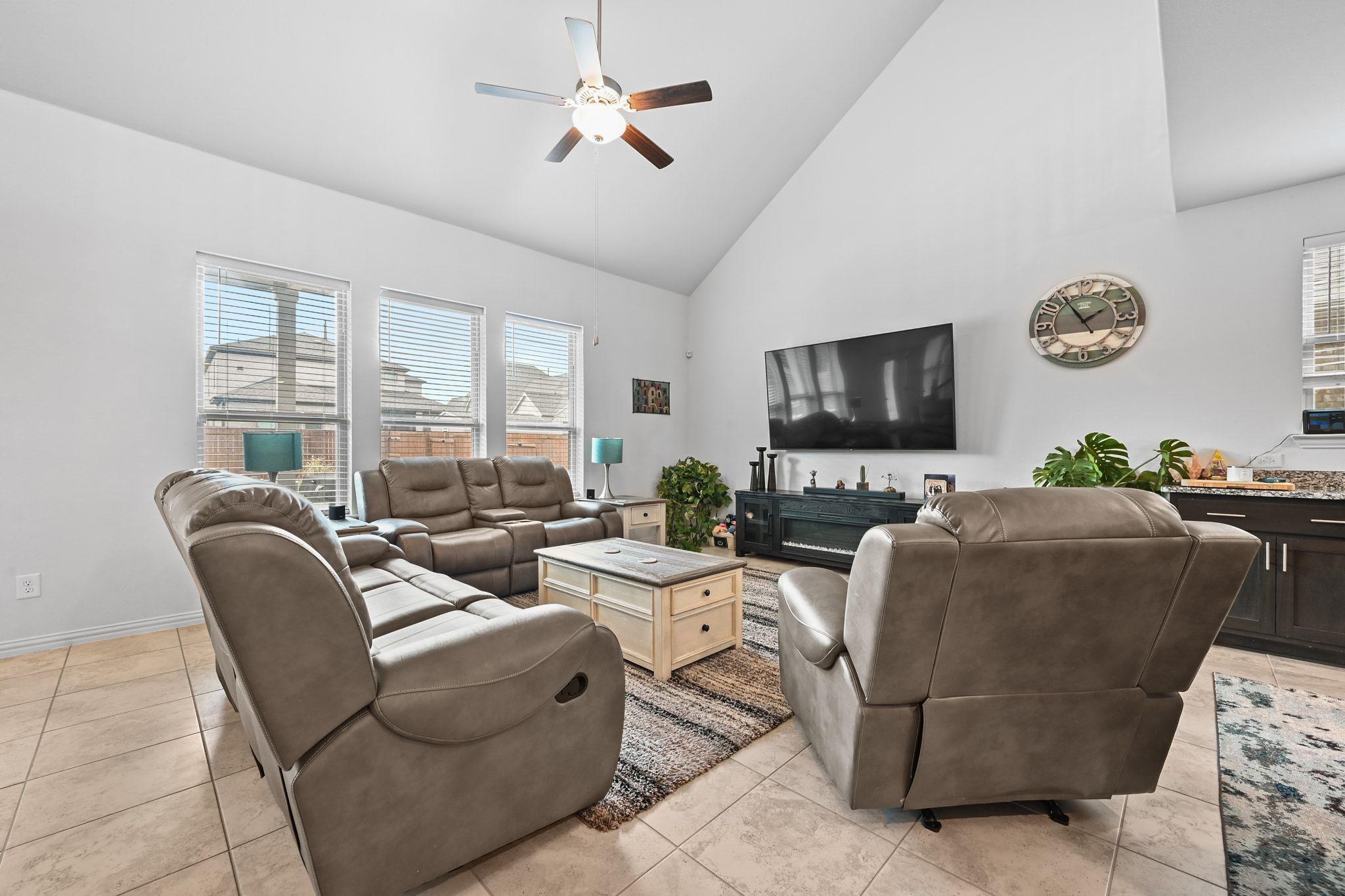 275 Coyote Creek Way, Kyle, TX 78640