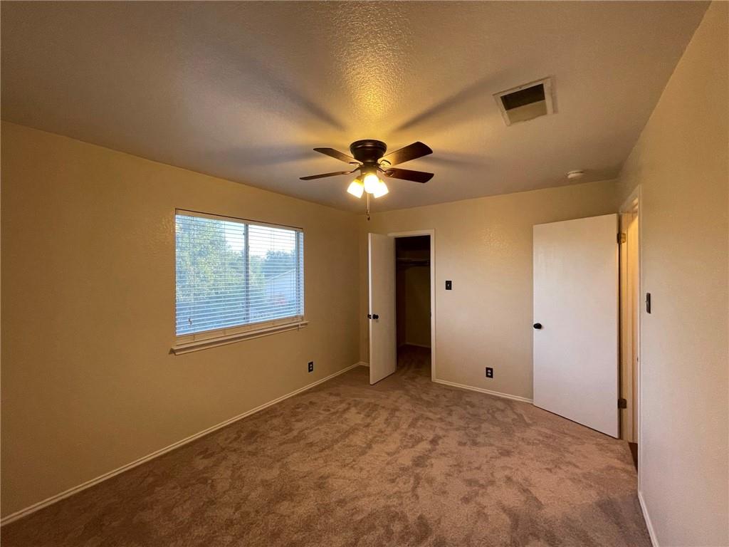 102 Brentwood Dr, Leander, TX 78641