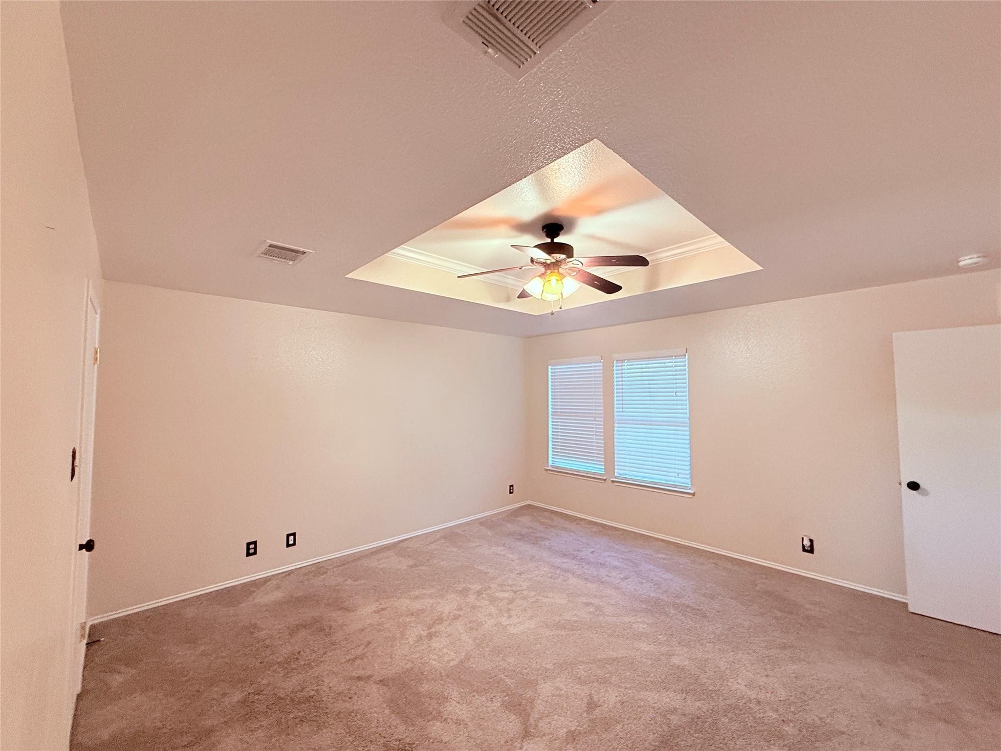 102 Brentwood Dr, Leander, TX 78641