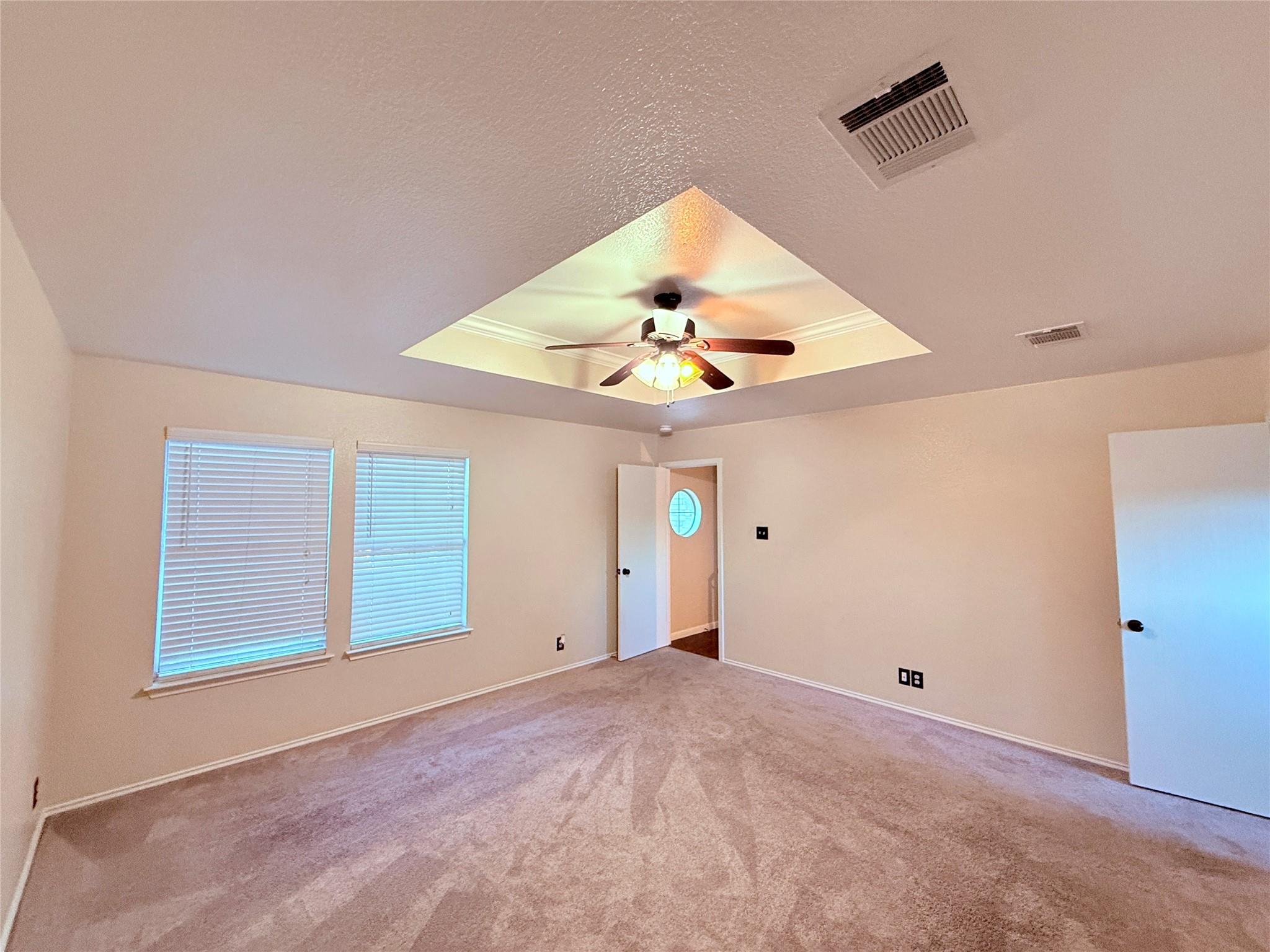 102 Brentwood Dr, Leander, TX 78641