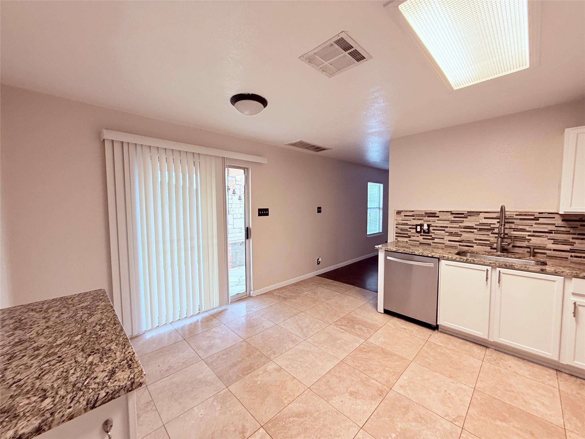 102 Brentwood Dr, Leander, TX 78641