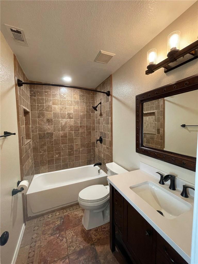 102 Brentwood Dr, Leander, TX 78641