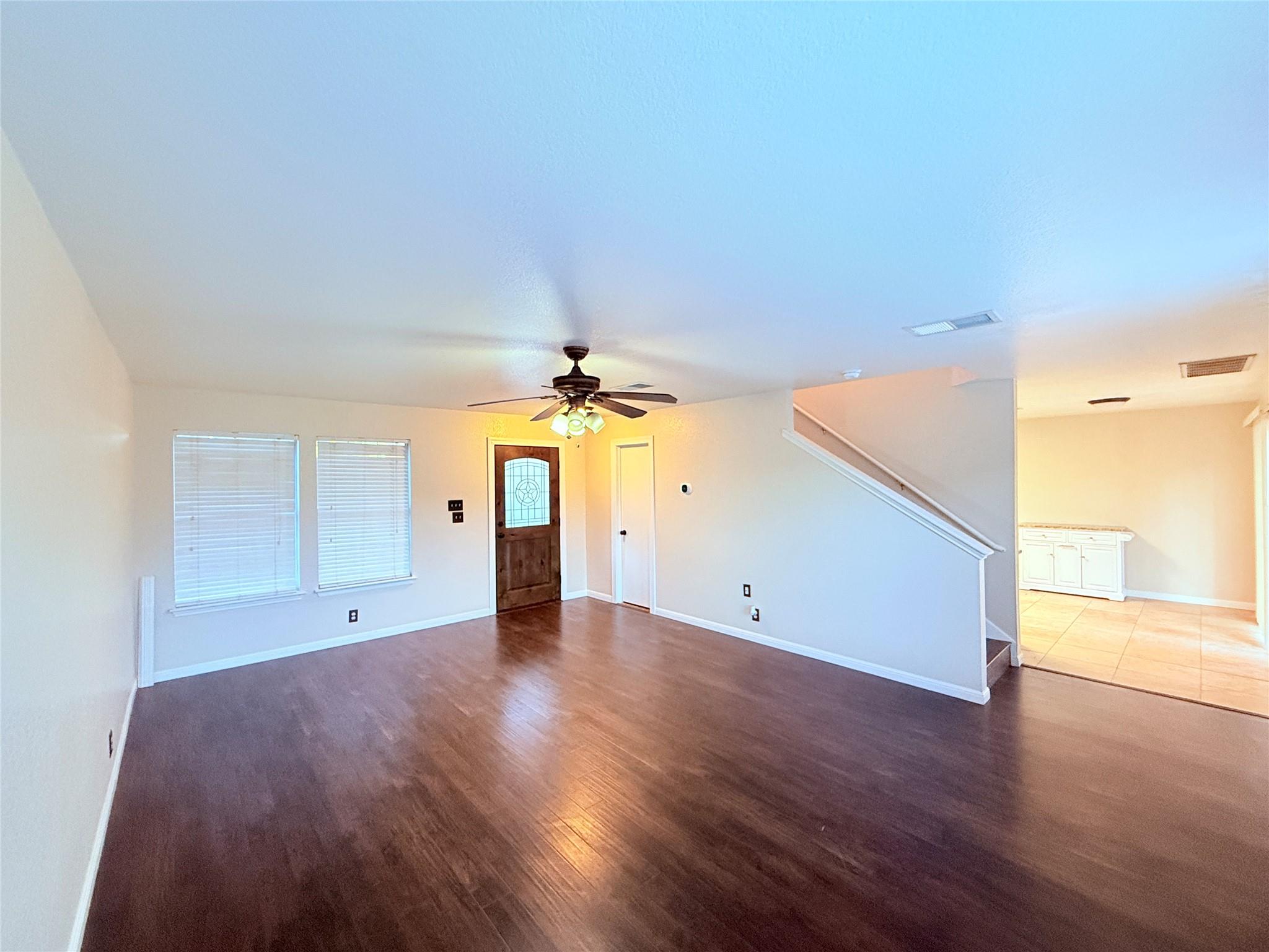 102 Brentwood Dr, Leander, TX 78641