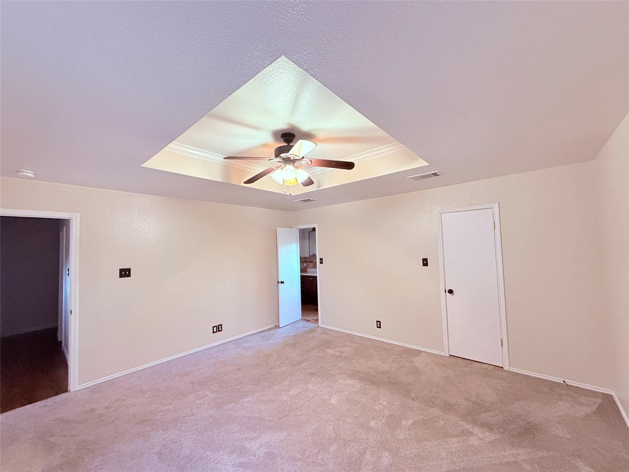 102 Brentwood Dr, Leander, TX 78641