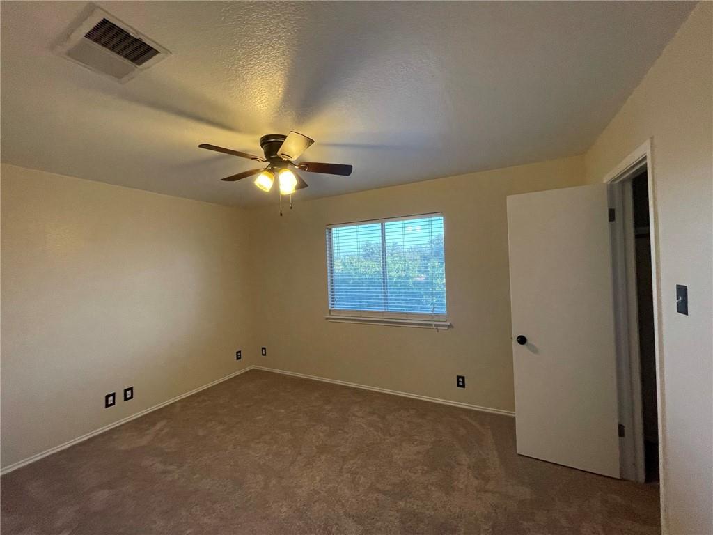 102 Brentwood Dr, Leander, TX 78641