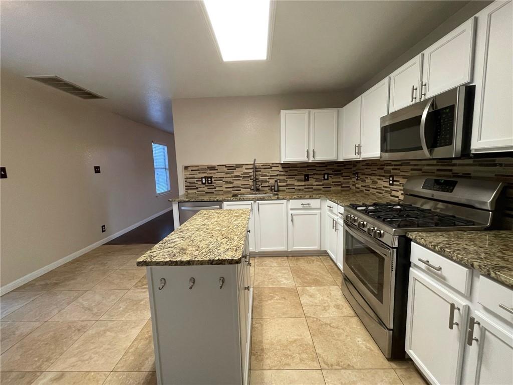 102 Brentwood Dr, Leander, TX 78641