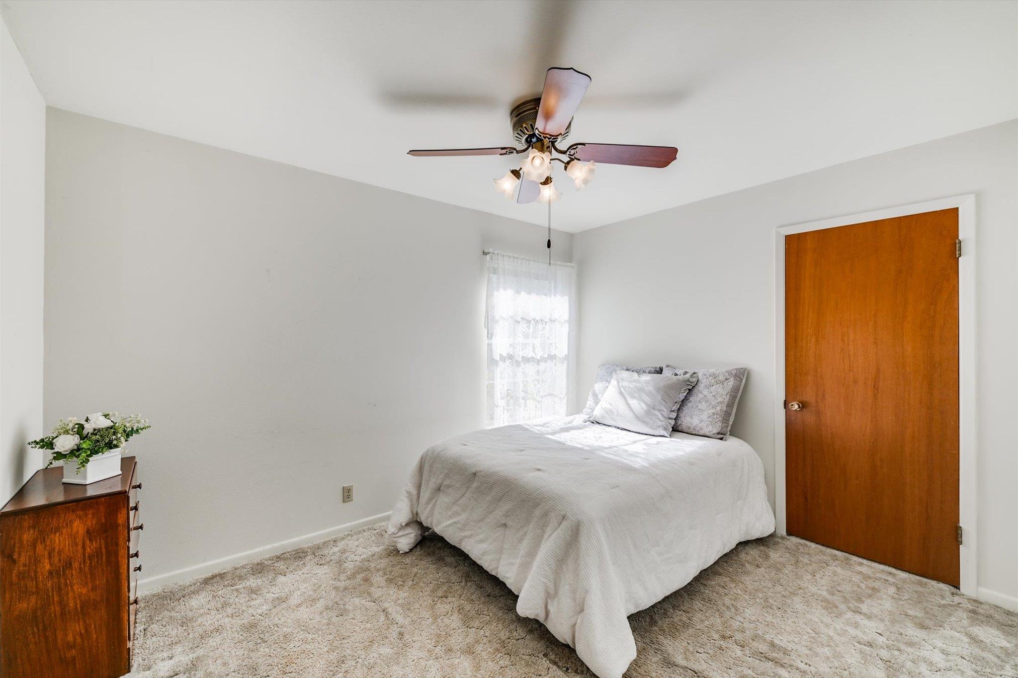 1900 Burbank St, Austin, TX 78757