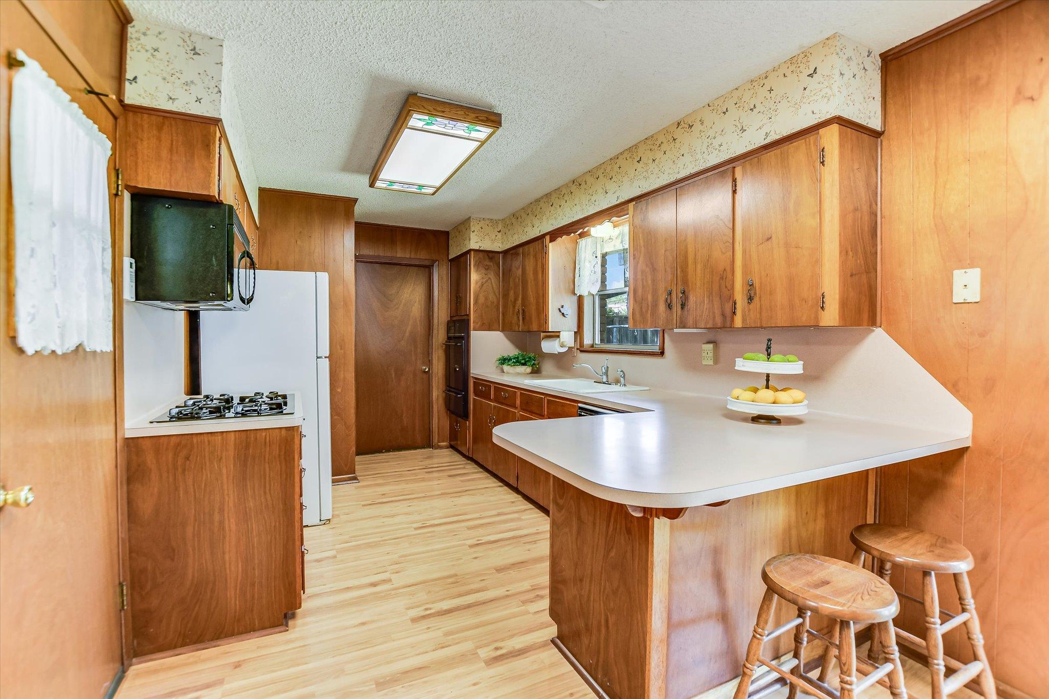 1900 Burbank St, Austin, TX 78757