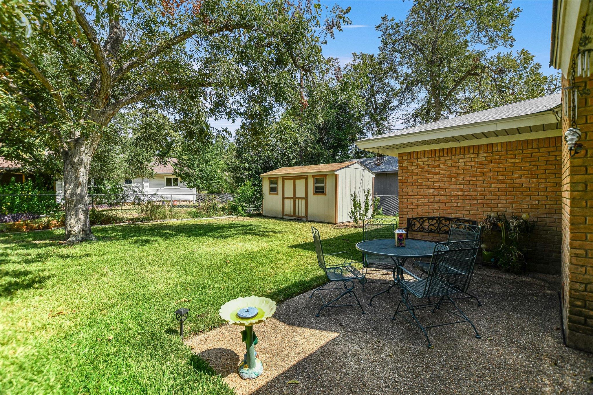 1900 Burbank St, Austin, TX 78757