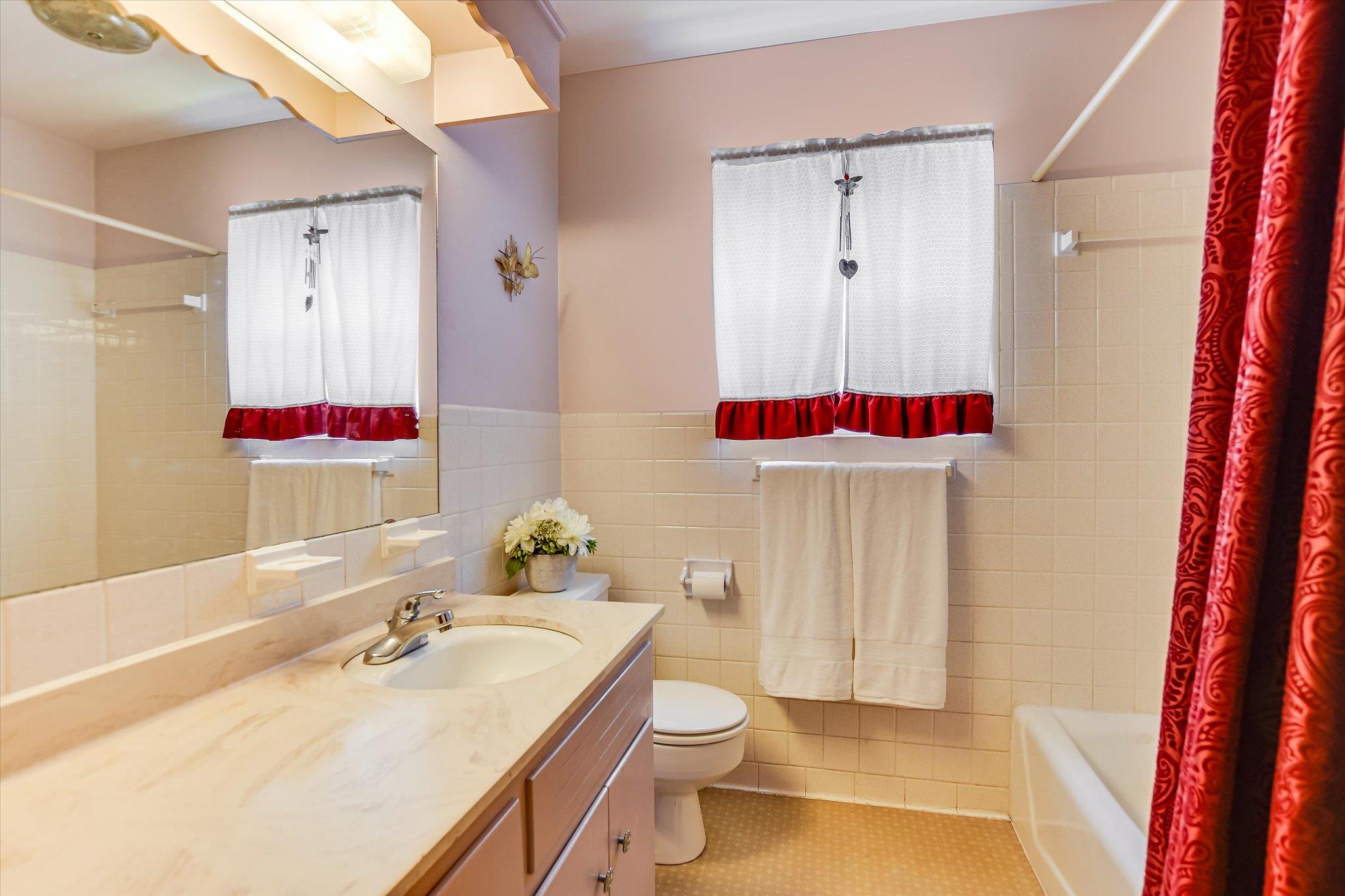 1900 Burbank St, Austin, TX 78757