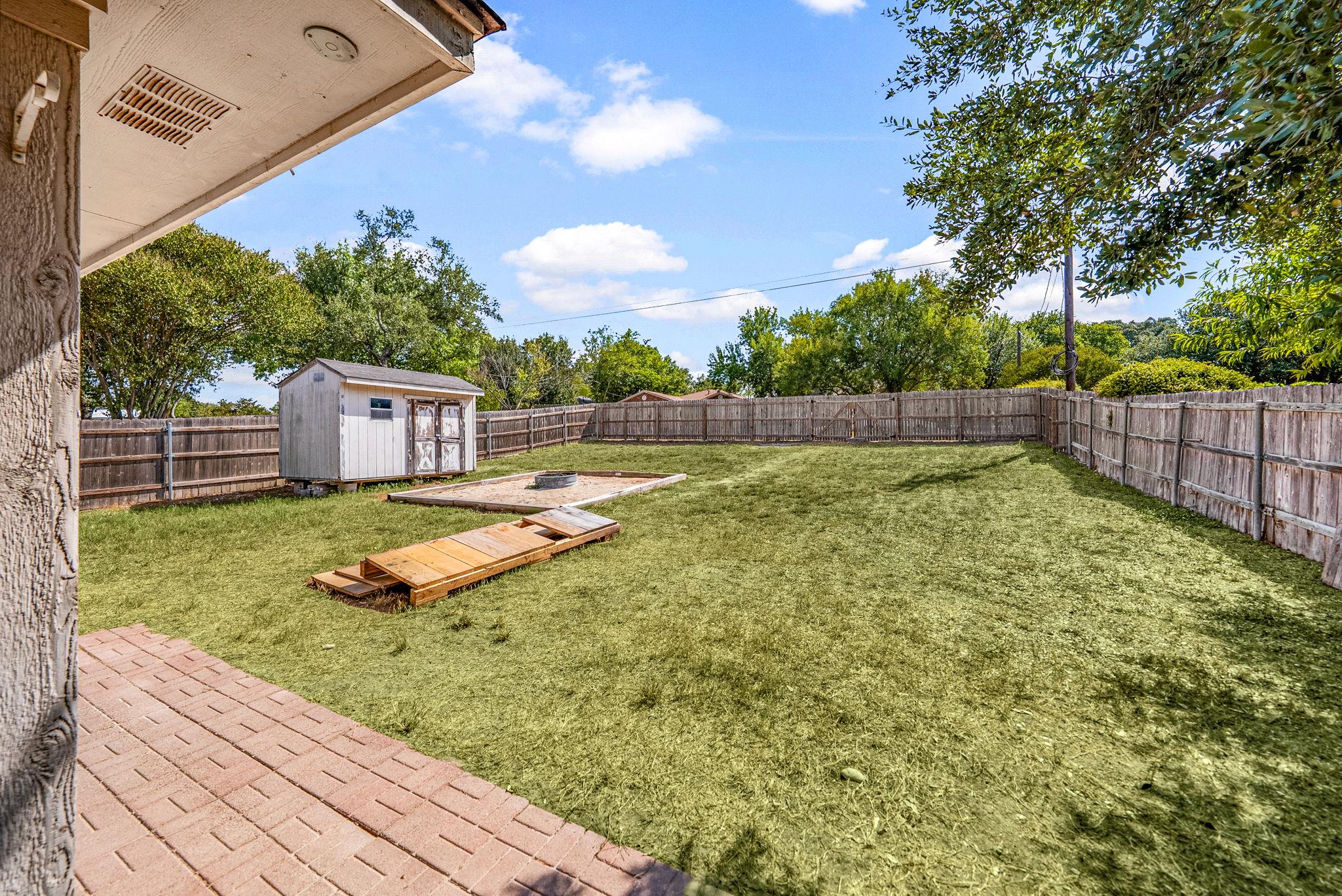 391 Jim Miller Dr, Kyle, TX 78640