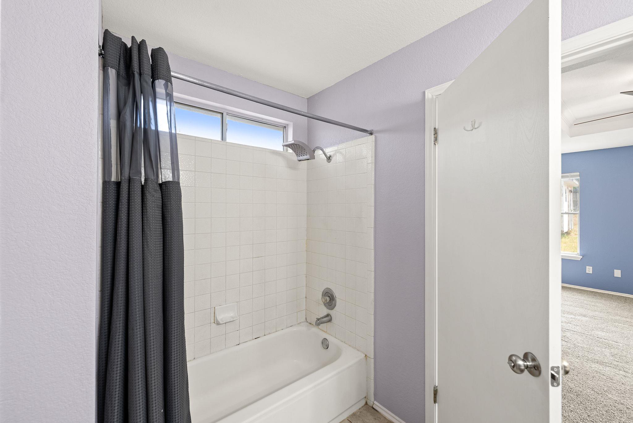 391 Jim Miller Dr, Kyle, TX 78640