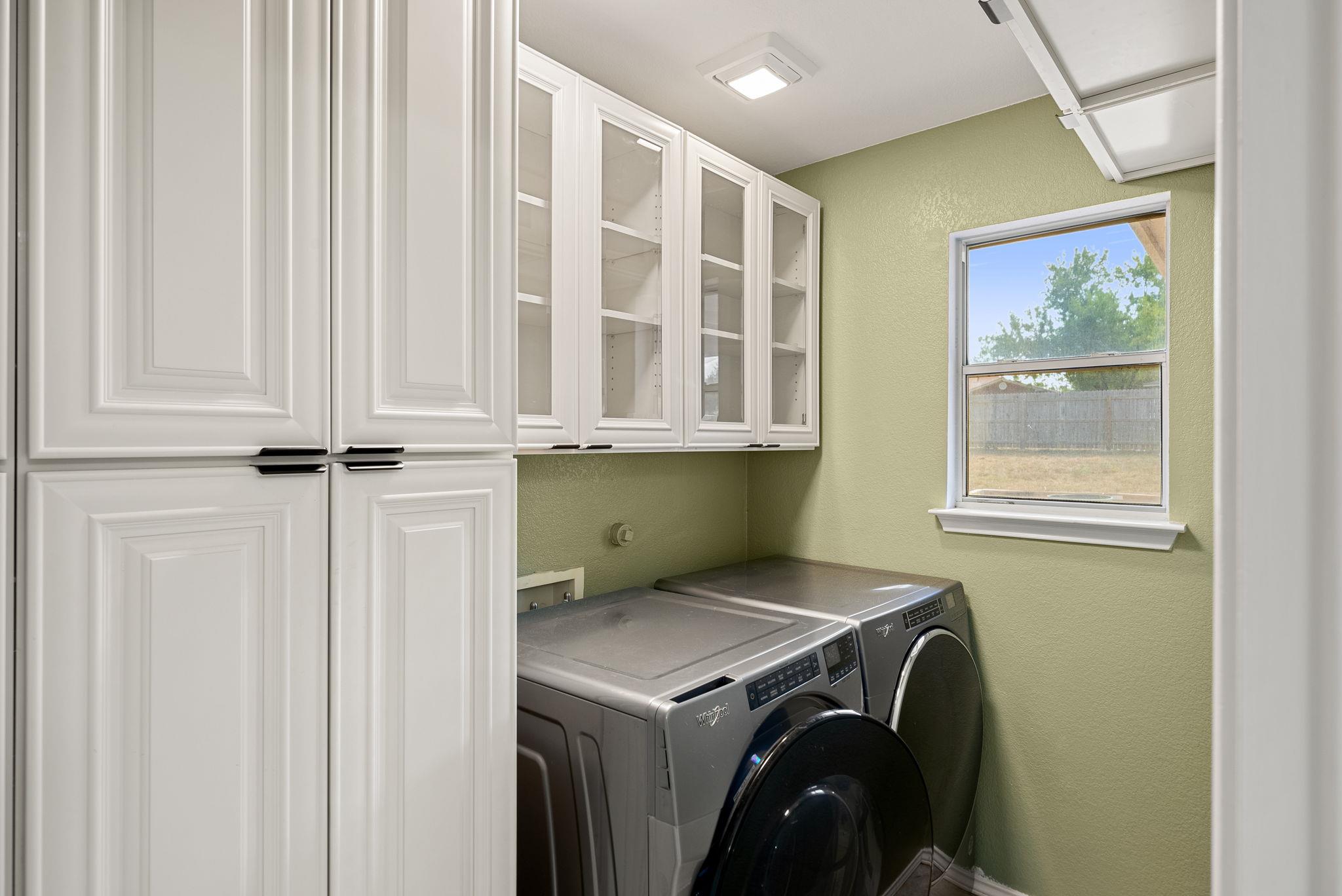 391 Jim Miller Dr, Kyle, TX 78640