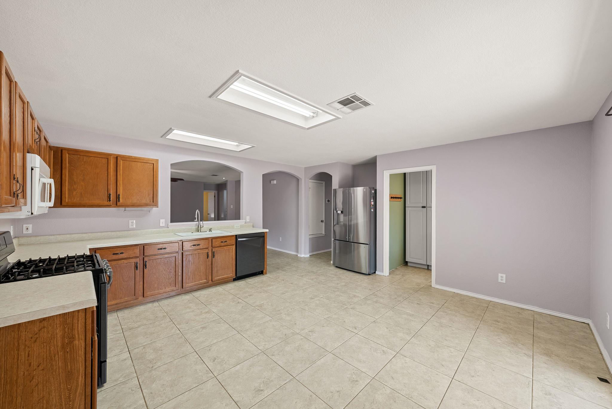 391 Jim Miller Dr, Kyle, TX 78640