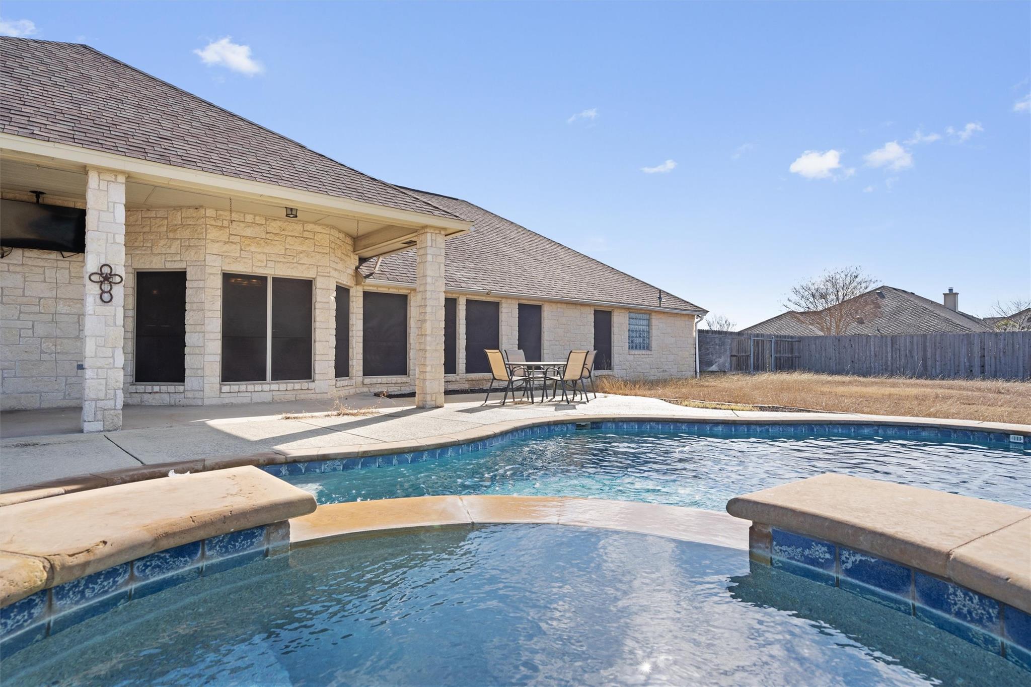 209 Sarahs Ln, Liberty Hill, TX 78642