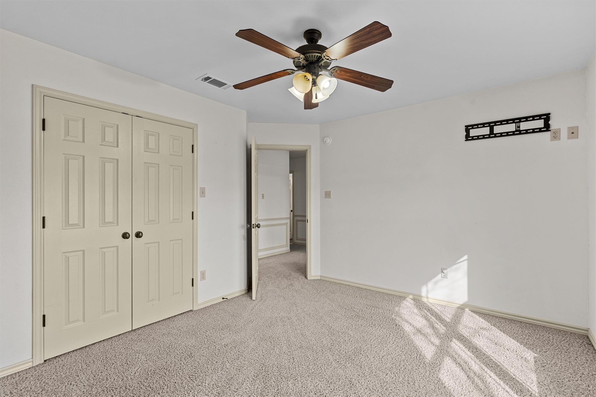 209 Sarahs Ln, Liberty Hill, TX 78642