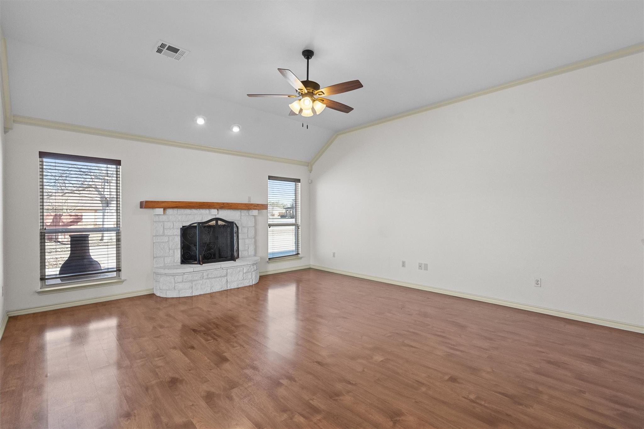 209 Sarahs Ln, Liberty Hill, TX 78642