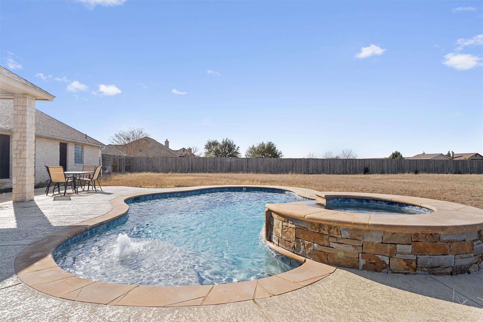 209 Sarahs Ln, Liberty Hill, TX 78642