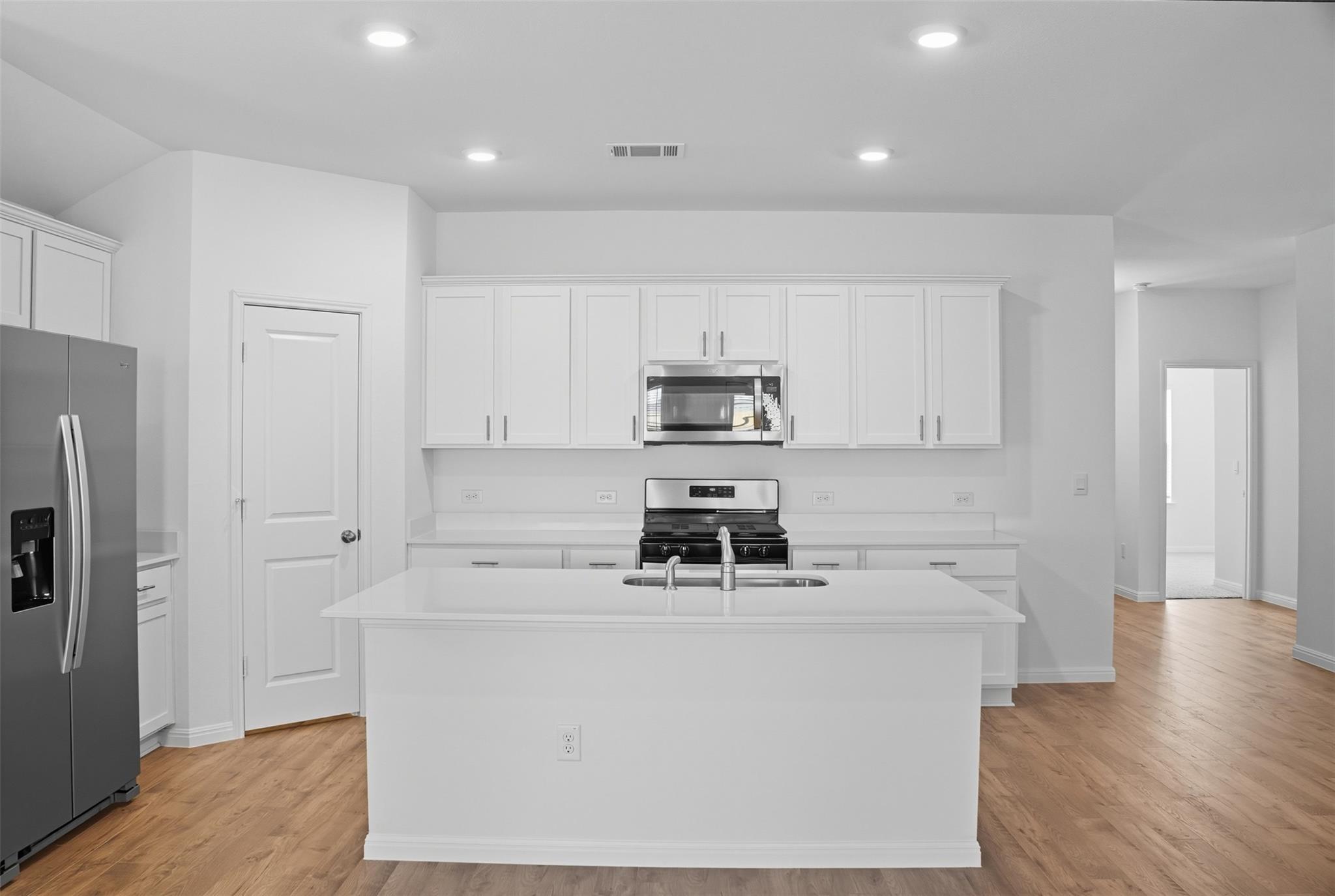 445 Mustang Lake Cir, Buda, TX 78610