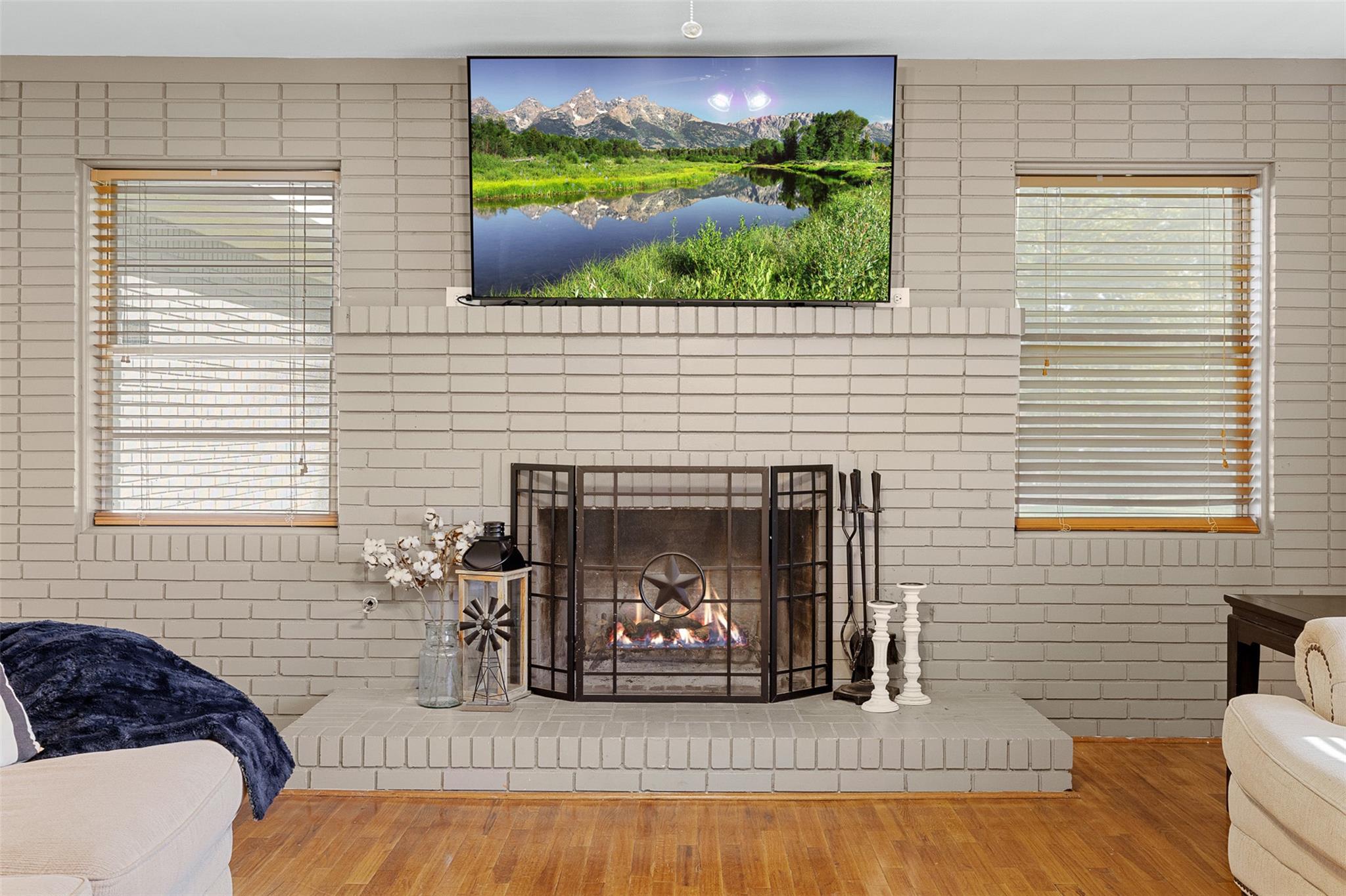 1102 N Pecan Street, Caldwell, TX 77836