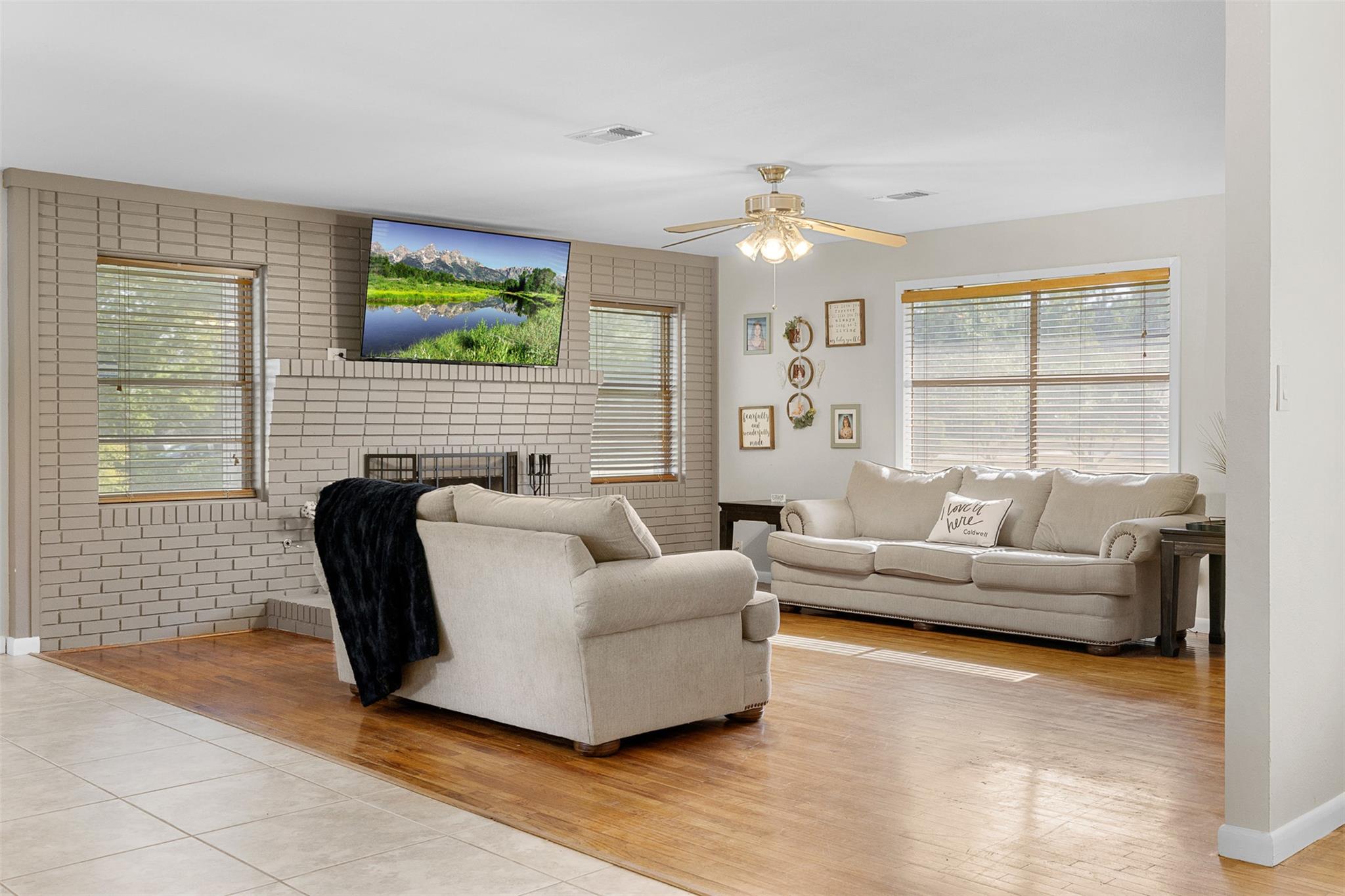 1102 N Pecan Street, Caldwell, TX 77836