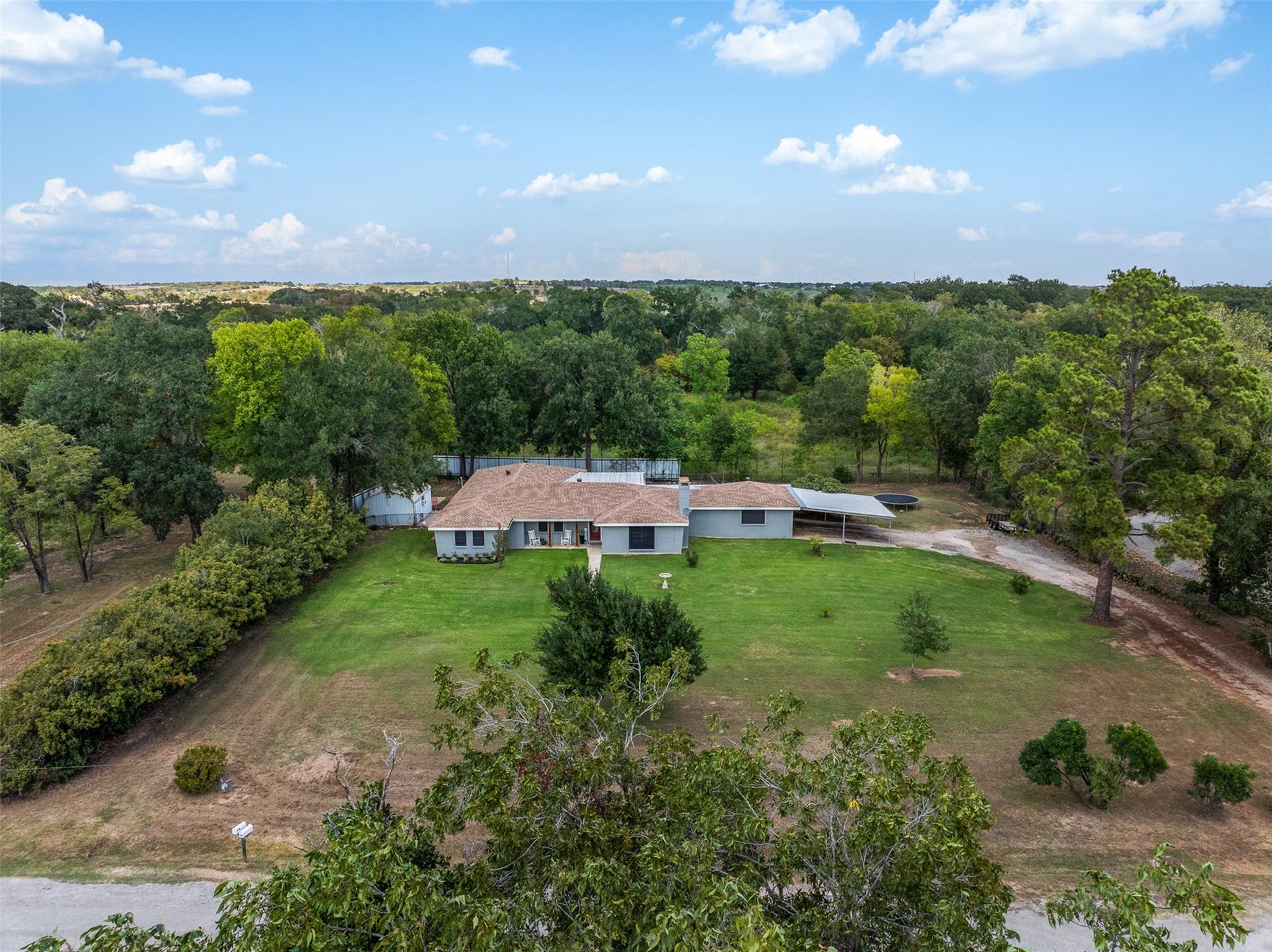1102 N Pecan Street, Caldwell, TX 77836