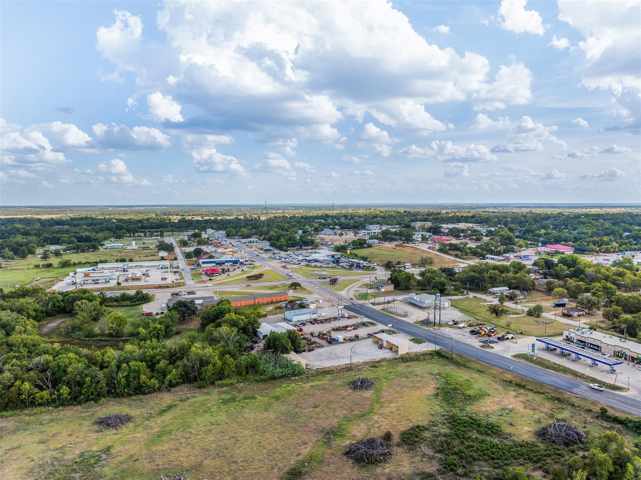 1102 N Pecan Street, Caldwell, TX 77836