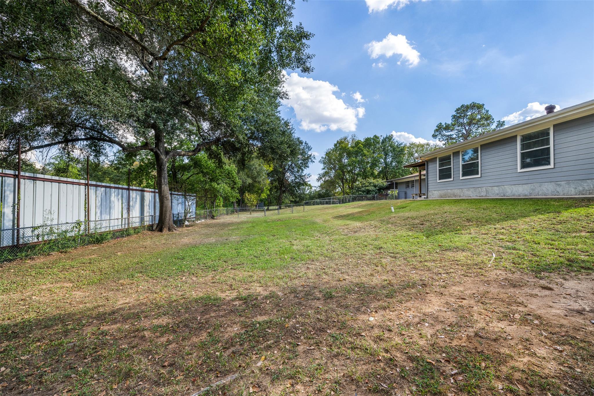1102 N Pecan Street, Caldwell, TX 77836