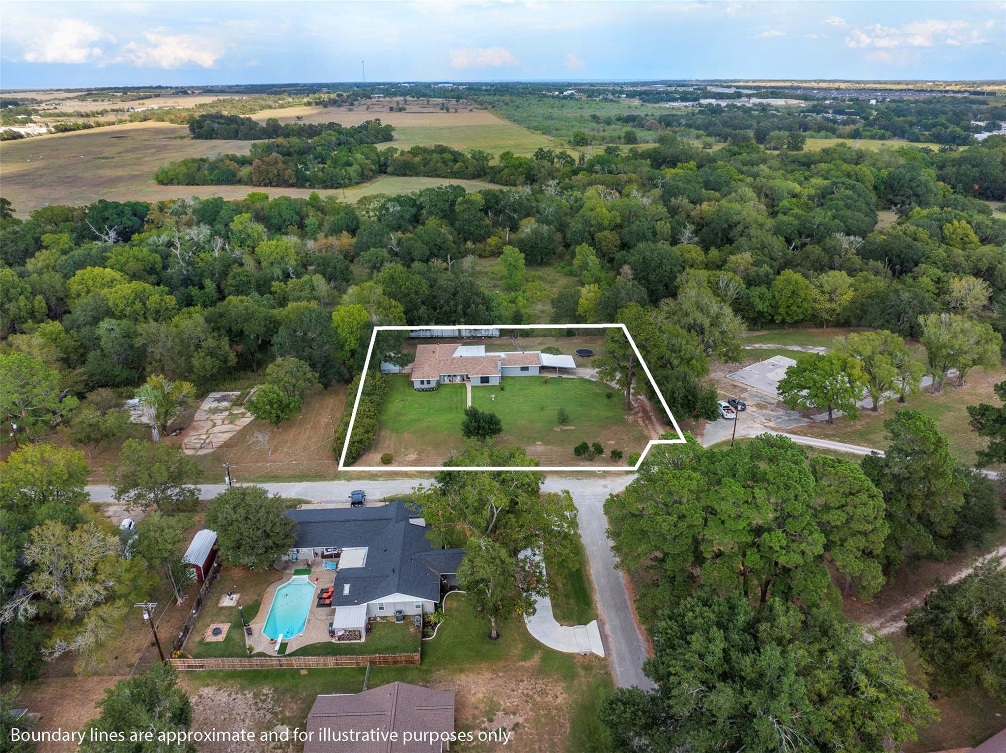 1102 N Pecan Street, Caldwell, TX 77836